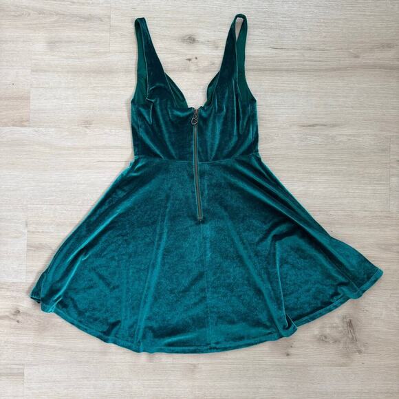Urban Outfitters Heart Of The Ocean Green Sweetheart Velvet Mini Dress Small - Picture 5 of 9